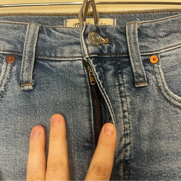 MADEWELL The Perfect Vintage Distressed Light Wash Jeans - Picture 5 of 12